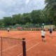 Tennismatch auf dem Platz